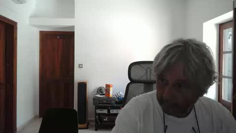 Snapshot of simonthenudist chatting on 04.17.26 Simon online show from 04.17.26