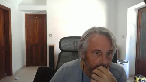 Snapshot of simonthenudist chatting on 05.09.26 Simon online show from 05.09.26