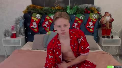 Snapshot of simonwarner chatting on 01.13.26 Simon online show from 01.13.26