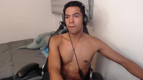 Snapshot of simple_guyy chatting on 01.18.26 Andrey online show from 01.18.26