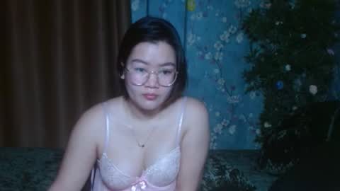 Snapshot of simply_niki chatting on 02.03.26 zia online show from 02.03.26