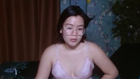 Snapshot of simply_niki chatting on 02.12.26 zia online show from 02.12.26