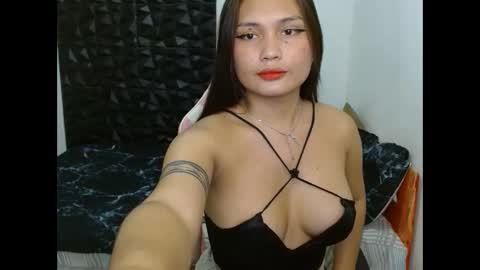 hi im thalia  nice to meet you  please give me thumbs up 3 online show from 12.21.24