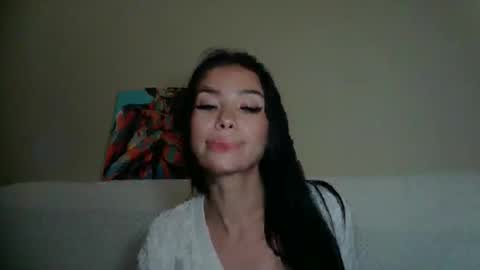 Snapshot of sinarett chatting on 11.27.25 Kate online show from 11.27.25