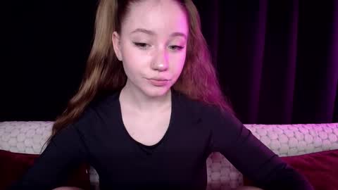 Snapshot of sindiwatsoon chatting on 12.21.24 Sindi online show from 12.21.24