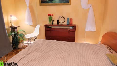 Snapshot of sindy_chiks chatting on 12.17.24 Sindy online show from 12.17.24