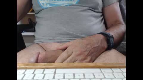 Snapshot of singlemaleca chatting on 09.14.25 SingleMaleCA online show from 09.14.25