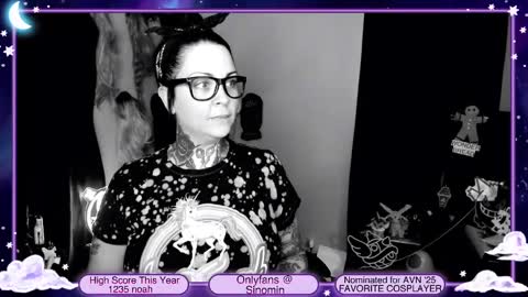 Snapshot of sinominx chatting on 01.06.25 Sinomin online show from 01.06.25