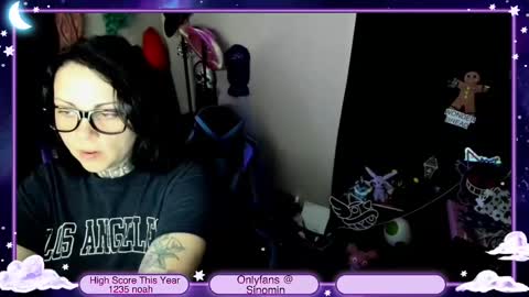 Snapshot of sinominx chatting on 01.07.25 Sinomin online show from 01.07.25