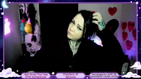 Snapshot of sinominx chatting on 02.05.25 Sinomin online show from 02.05.25