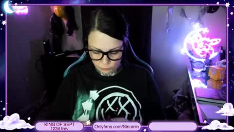 Snapshot of sinominx chatting on 09.15.25 Sinomin online show from 09.15.25