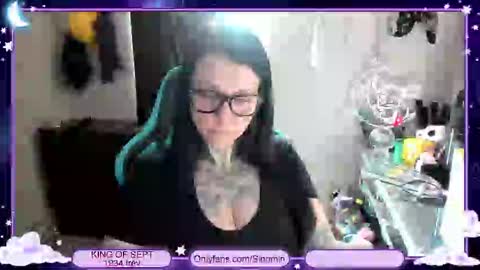 Snapshot of sinominx chatting on 09.23.25 Sinomin online show from 09.23.25