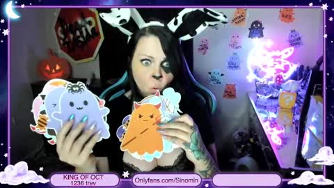 Snapshot of sinominx chatting on 10.10.25 Sinomin online show from 10.10.25