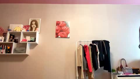 Snapshot of siobhanhelmstetler chatting on 11.19.25 Emma online show from 11.19.25