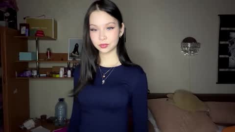 Snapshot of siobhanhelmstetler chatting on 12.04.25 Emma online show from 12.04.25