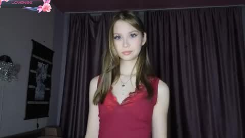 Snapshot of siobhanhelmstetler chatting on 12.22.25 Emma online show from 12.22.25