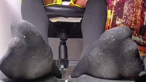 only foot                         worshipers here online show from 02.17.25