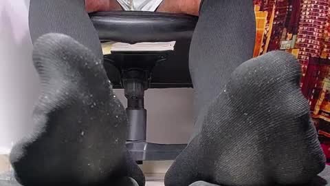 only foot                         worshipers here online show from 03.06.25