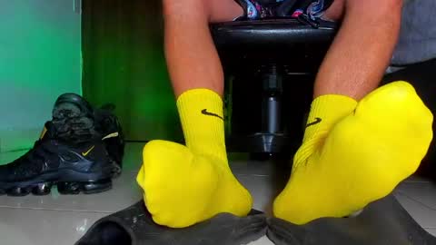 only foot                         worshipers here online show from 04.29.26