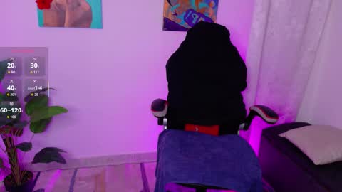 William independent models online show from 02.11.26