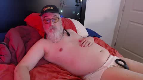 Snapshot of sirbeercan chatting on 02.10.26 sir beer can the friendly hermit online show from 02.10.26