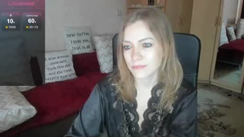 Snapshot of sirenasilk chatting on 07.25.26 sirenasilk online show from 07.25.26