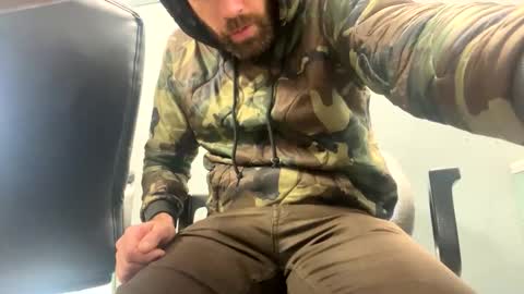 Snapshot of sirvix_bruiser chatting on 12.22.25 sirvix_bruiser online show from 12.22.25