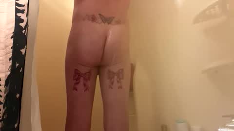 Snapshot of sissy_krissie chatting on 11.09.25 Sissy Krissie online show from 11.09.25