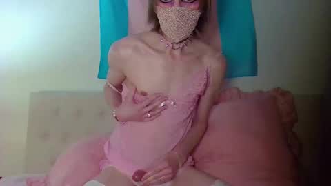 Snapshot of sissyariadneylux chatting on 03.18.26 Sissy Ariadney Lux online show from 03.18.26