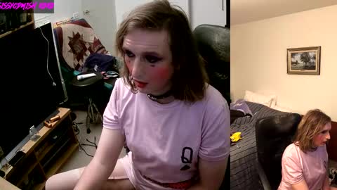 Snapshot of sissycdmish chatting on 09.12.25 SissyCDMish online show from 09.12.25