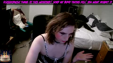Snapshot of sissycdmish chatting on 10.12.25 SissyCDMish online show from 10.12.25