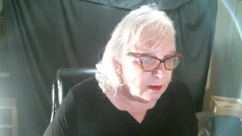 Snapshot of sissydianetx chatting on 02.06.25 Sissy Diane online show from 02.06.25