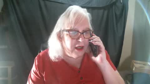 Snapshot of sissydianetx chatting on 02.20.25 Sissy Diane online show from 02.20.25