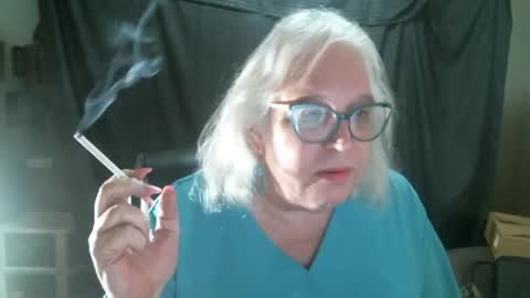 Snapshot of sissydianetx chatting on 02.28.25 Sissy Diane online show from 02.28.25