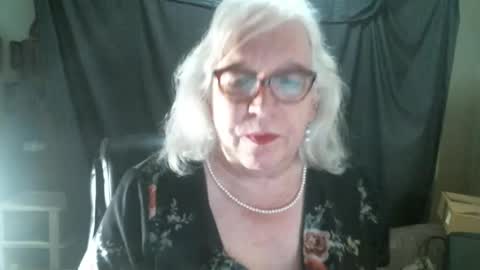 Snapshot of sissydianetx chatting on 03.01.25 Sissy Diane online show from 03.01.25