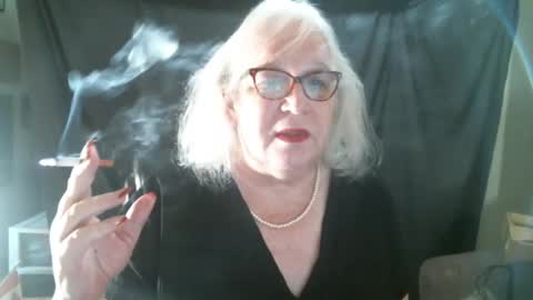 Snapshot of sissydianetx chatting on 03.09.25 Sissy Diane online show from 03.09.25