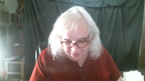 Snapshot of sissydianetx chatting on 10.20.25 Sissy Diane online show from 10.20.25