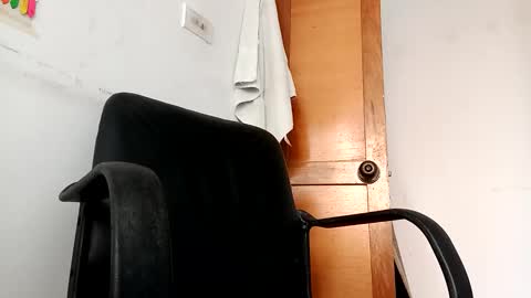 Snapshot of sissydoll_ chatting on 11.09.25 TOMY online show from 11.09.25