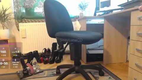 Snapshot of sissylunats chatting on 01.27.25 SissyLunaTS online show from 01.27.25