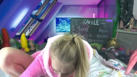 Snapshot of siswet19 chatting on 01.09.25 Elise online show from 01.09.25