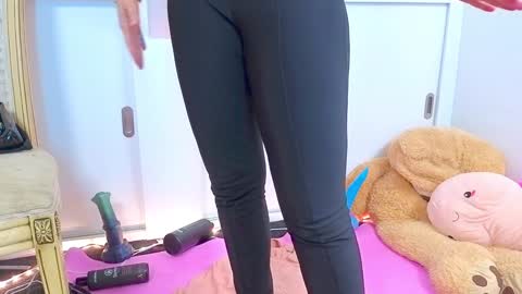 Snapshot of siswet19 chatting on 03.21.26 Elise online show from 03.21.26