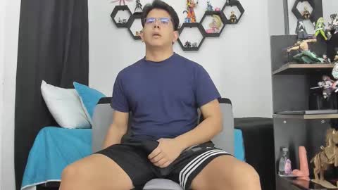 Snapshot of siul_bigcock chatting on 12.05.25 Siul Thompson online show from 12.05.25