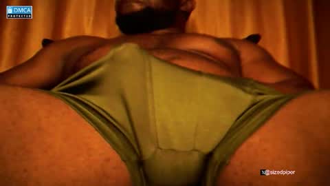 Snapshot of sizedpiper chatting on 12.14.25 Pvt is open. Drop thumbs up in satisfaction online show from 12.14.25