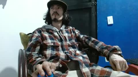 Snapshot of sk8sir chatting on 06.22.26 sk8sir online show from 06.22.26