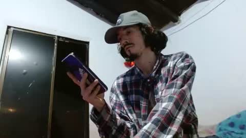 Snapshot of sk8sir chatting on 07.15.26 sk8sir online show from 07.15.26