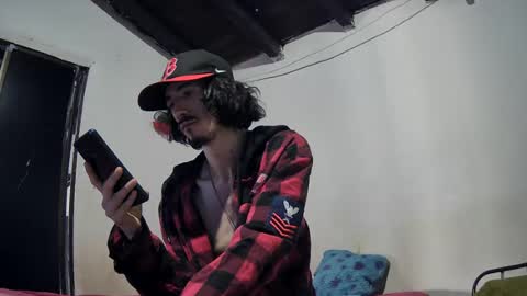 Snapshot of sk8sir chatting on 07.30.26 sk8sir online show from 07.30.26