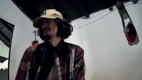 Snapshot of sk8sir chatting on 07.31.26 sk8sir online show from 07.31.26
