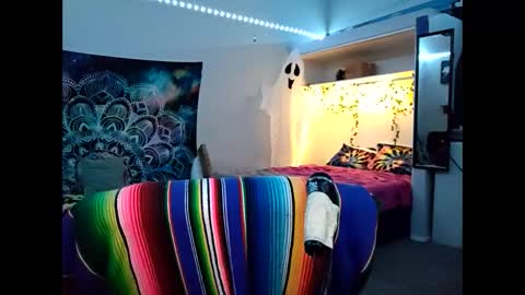 Snapshot of skankhuntrix chatting on 10.16.25 SkankHUNTRx online show from 10.16.25