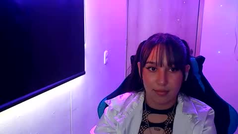 Snapshot of skarlet_adams chatting on 05.06.26 Alice online show from 05.06.26