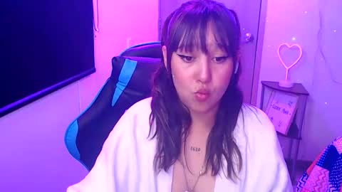 Snapshot of skarlet_adams chatting on 05.07.26 Alice online show from 05.07.26